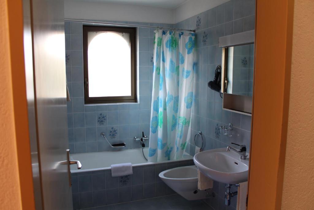 Hotel Elvetico Locarno Bilik gambar