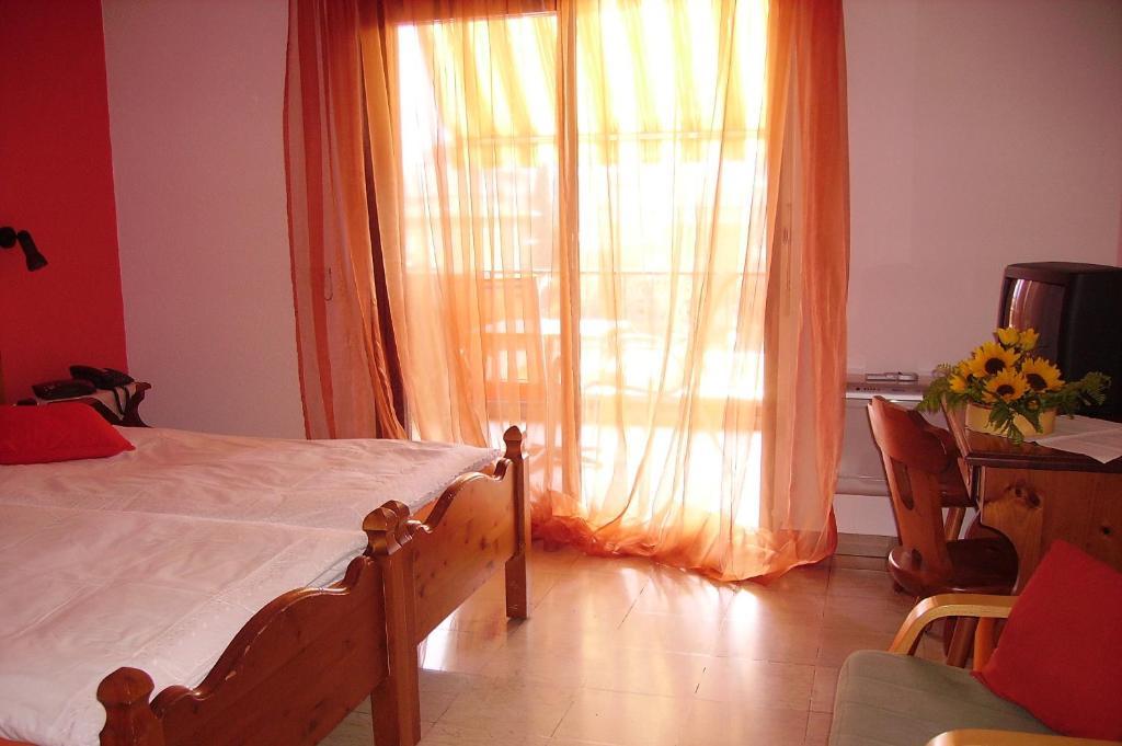 Hotel Elvetico Locarno Bilik gambar